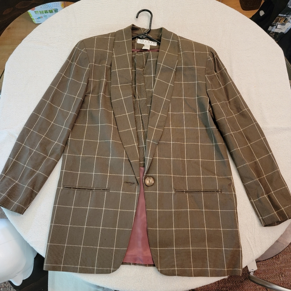 Shorts suit by Studio Michelle Stuart size 10